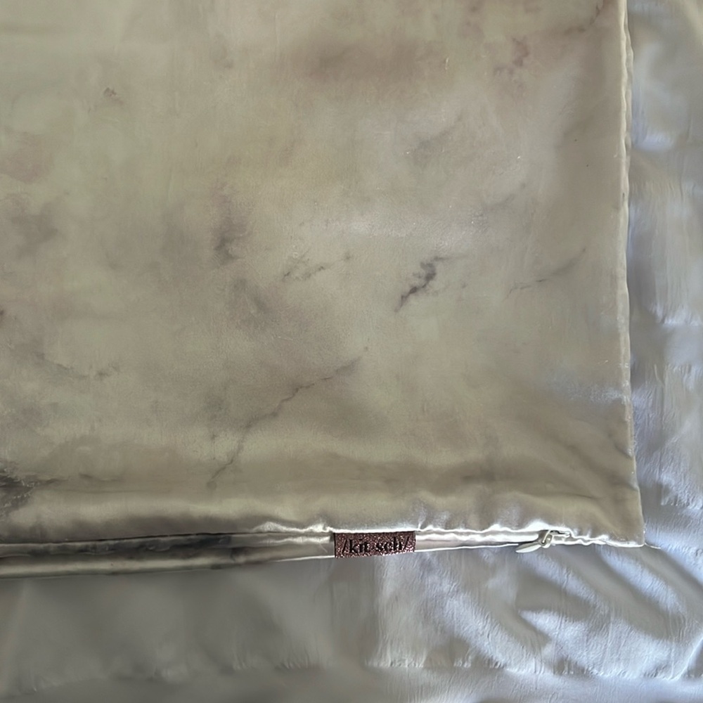 Kit-sch Pillow Case